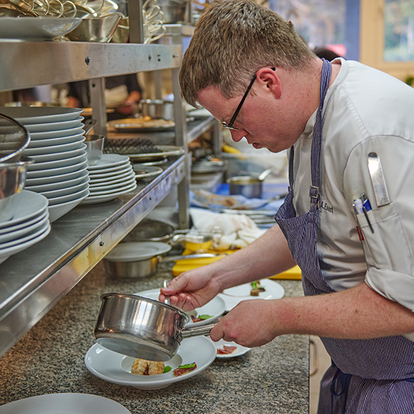Panorama-Gourmet-Restaurant Sterneck - Andreas Evert bei der Arbeit